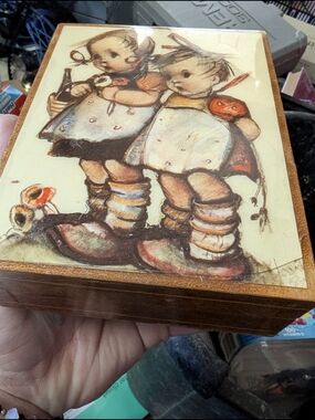 Rare Hummel music/trinket box